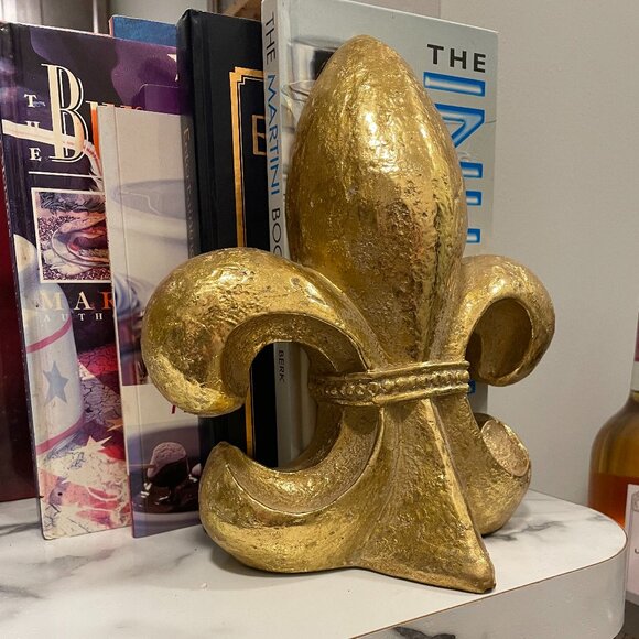 CREATIVE COOPERATIVE Fleur de Lis Bookends in Gold Resin New in Box - Picture 7 of 9